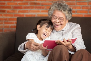 De beste voorlezers zijn opa en oma