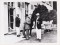Buysse met Léon Bazalgette, Emile Claus en Camille Lemonnier, voor Het Roze Huis van Buysse in Afsnee, België (circa 1900).