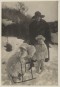 Heijermans tweede vrouw Anna Jurgens met hun twee kinderen (circa 1923).