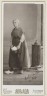 Esther de Boer-van Rijk als Kniertje in het toneelstuk 'Op hoop van zegen'. De actrice speelt deze rol vanaf 1900 meer dan 1200 keer. Foto: Cosman (circa 1900).