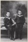 Ter Braak met zijn broertje Wim (circa 1908).
